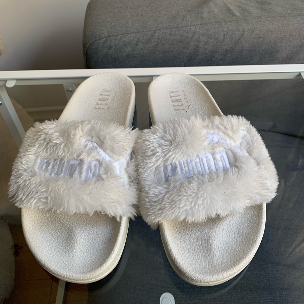 FENTY PUMA SLIDES - in white